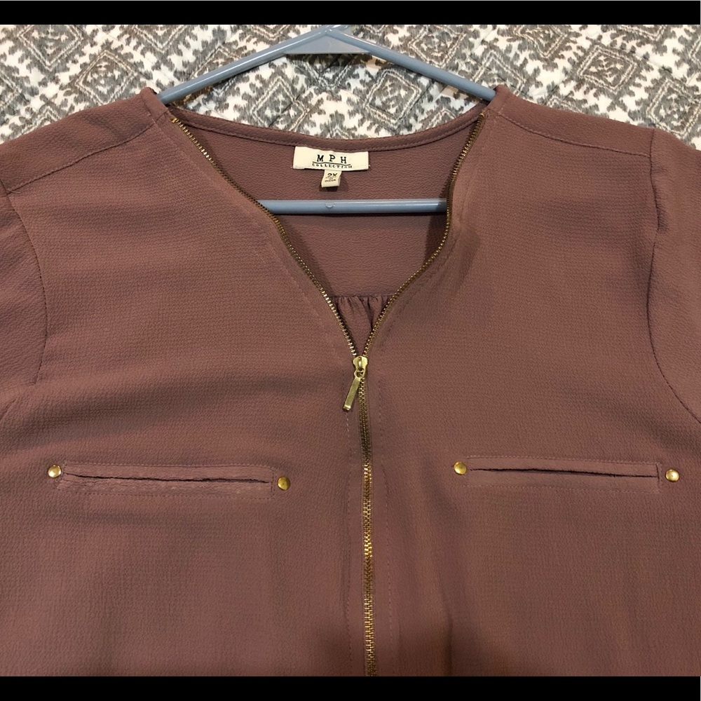 Cute blouse